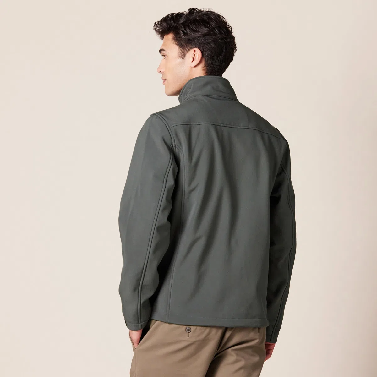 Amazon Essentials Hombre Chaqueta de Shoftshell Resistente a la Lluvia