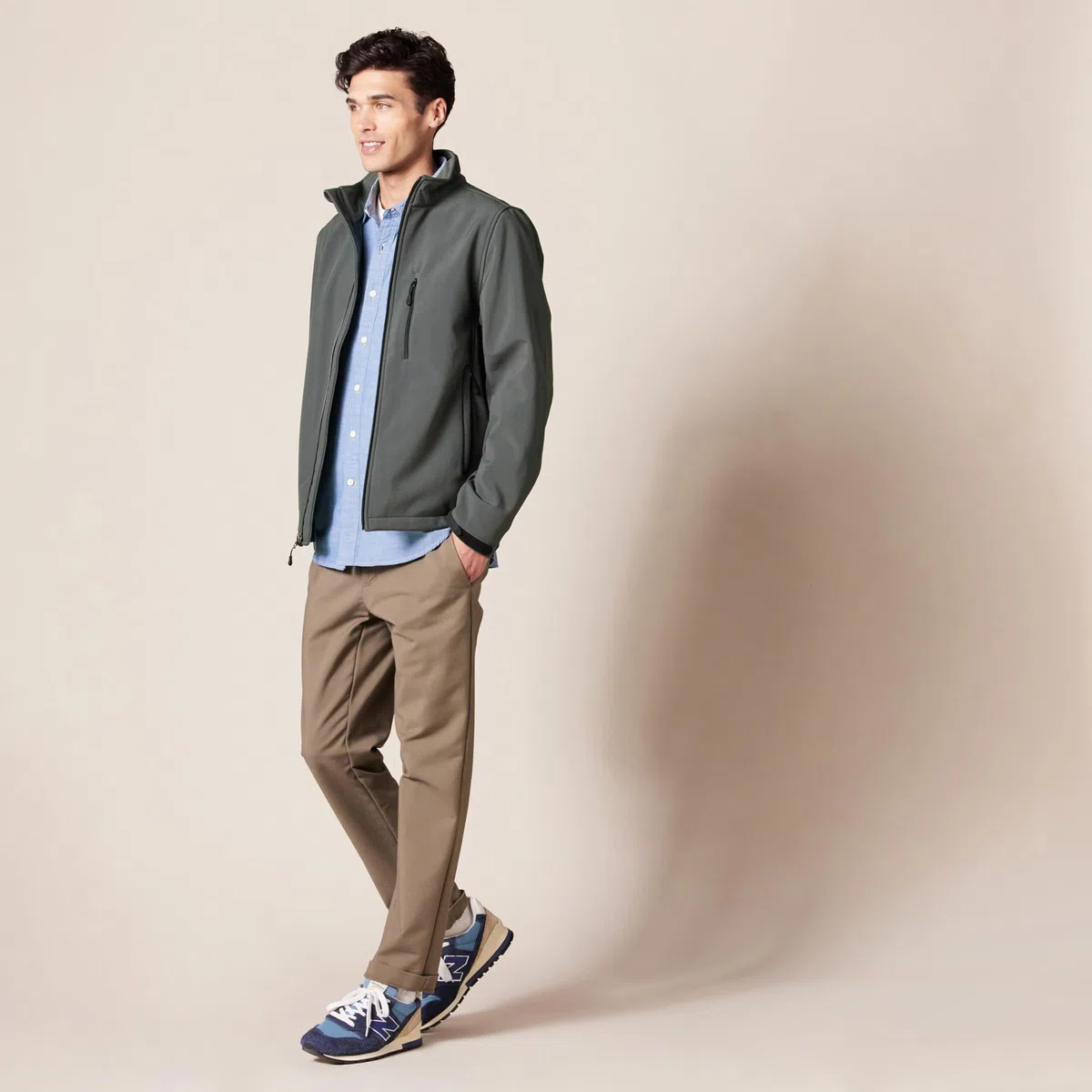 Amazon Essentials Hombre Chaqueta de Shoftshell Resistente a la Lluvia