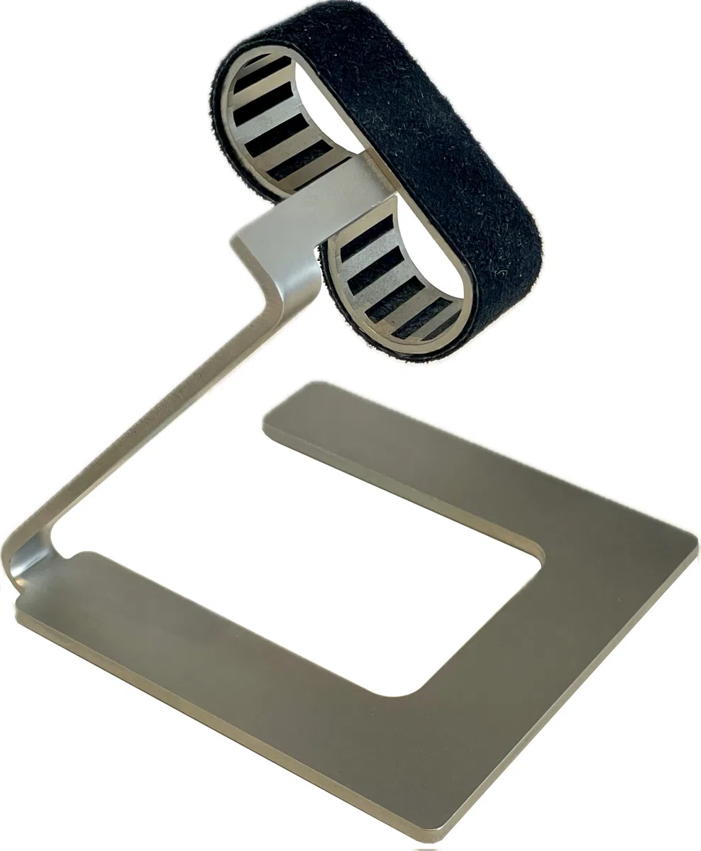 UNO – Soporte para relojes de acero inoxidable | Ajustable, minimalista y elegante | Base de exhibición con cojín de cuero genuino