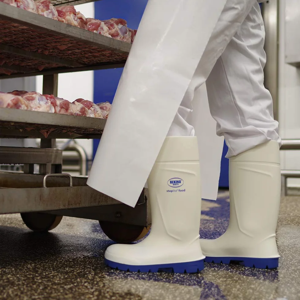 Botas de Seguridad con Puntera de Acero para la Industria alimentaria, fáciles de Limpiar y desinfectar, Incl. Suela incrustada para pies Secos, Gran Comodidad de Uso, Blanco, EU 37