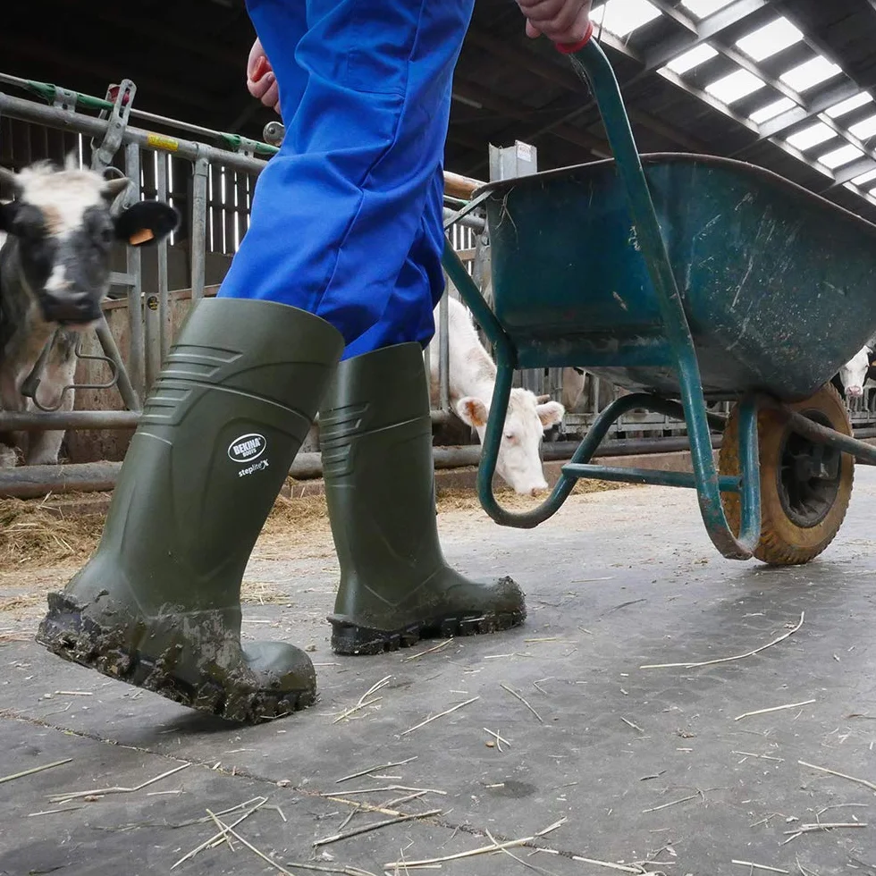 Botas de Seguridad y de Trabajo para Hombres y Mujeres Incl. Puntera y Suela de Acero de Alta Seguridad, para Uso agrícola, garantizan una excelente adherencia, Verde, EU 43