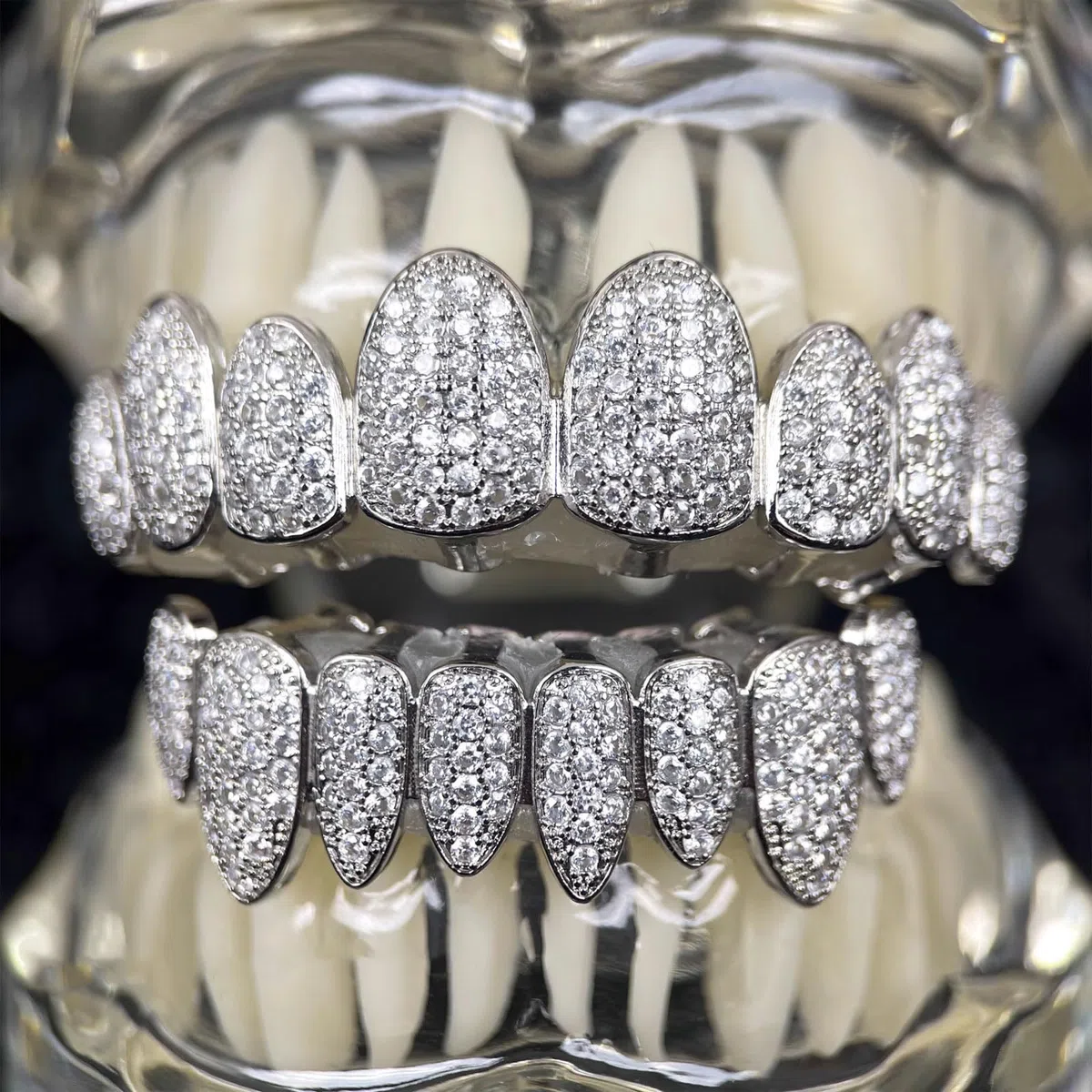 Grillz dental, Grillz Diente, Grillz Dientes Hip Hop Teeth Grill Set Microset Diamond Braces respetuoso con el medio ambiente Latón Galvanik Grill Prá