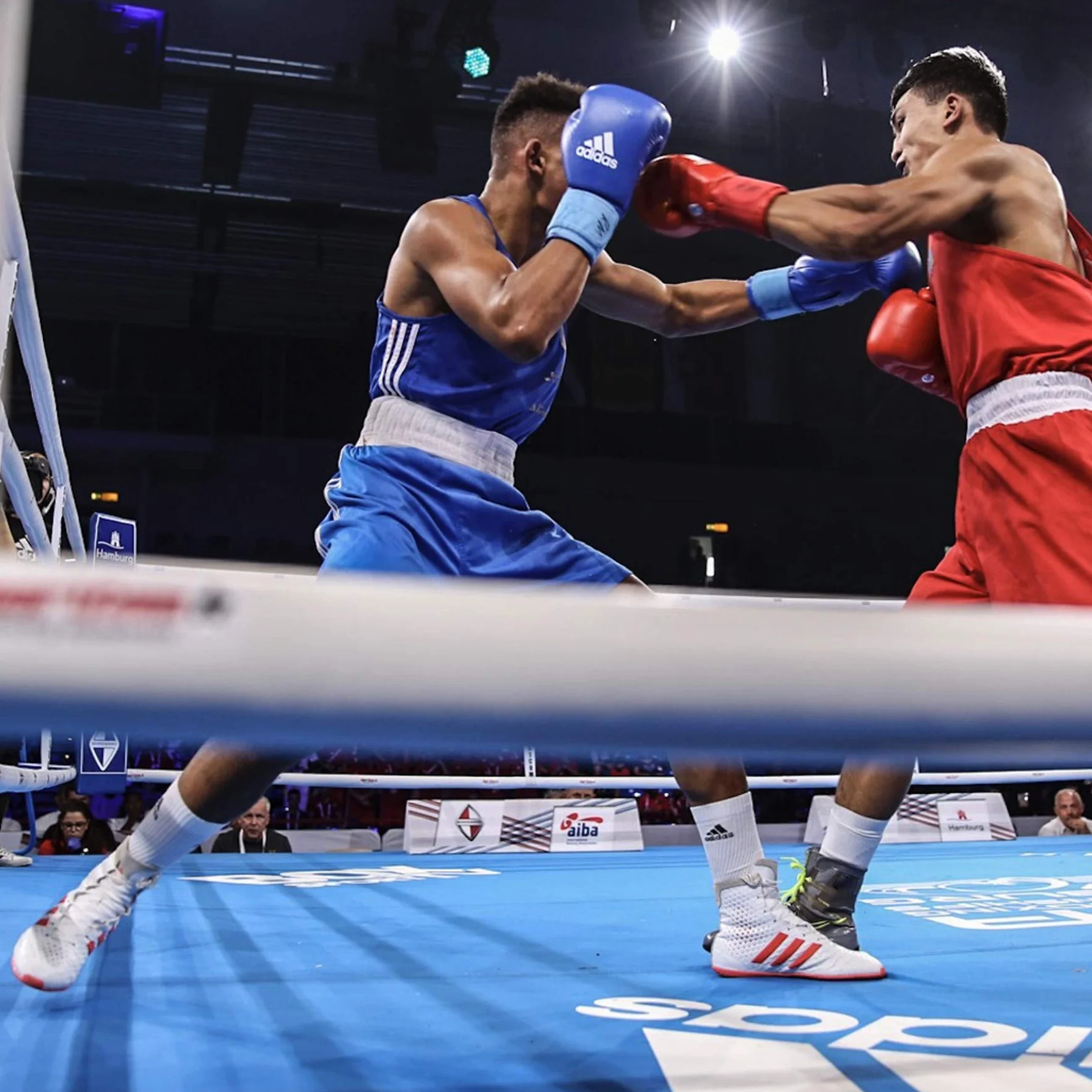 Adidas Base Punch - Pantalones Cortos de Boxeo para Entrenamiento y Lucha, se adaptan a Adultos, Hombres, Mujeres, niños, Artes Marciales Mixtas, Fitness, Kickboxing, Ropa de Gimnasio General,