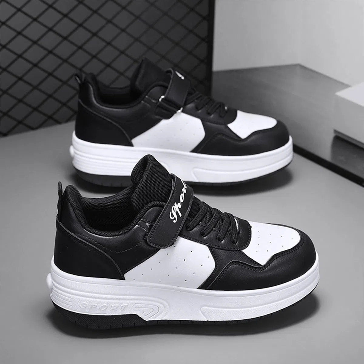 Niños Skateboarding Zapatos Doble Rueda Calzado Deportes de Exterior Gimnástico Sneakers Moda Zapatillas Regalo de cumpleaños para niños
