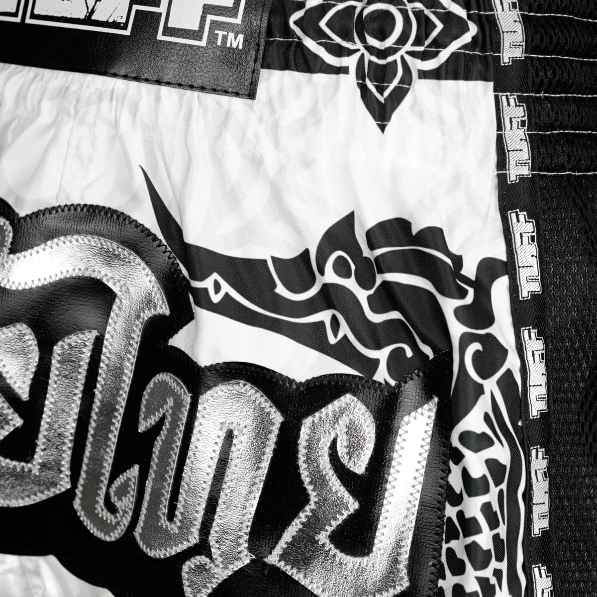 Tuff Sport Pantalones cortos retro de Muay Thai, pantalones cortos de boxeo, corte delgado, para artes marciales mixtas, kickboxing, entrenamiento, ropa de entrenamiento